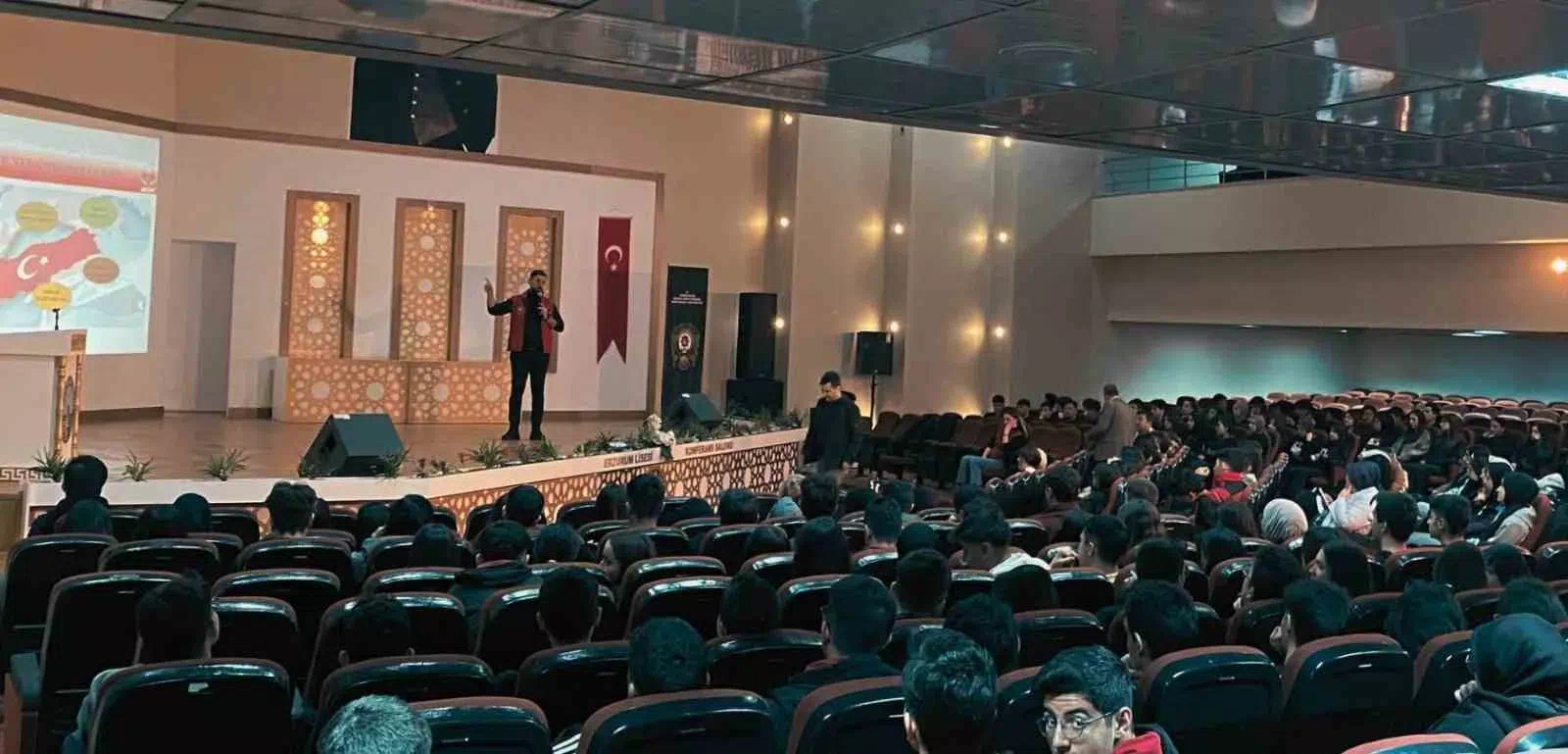 Terörle Mücadele Kapsamında Öğrencilere Yönelik Bilgilendirme Çalışmaları Hızla Devam Ediyor