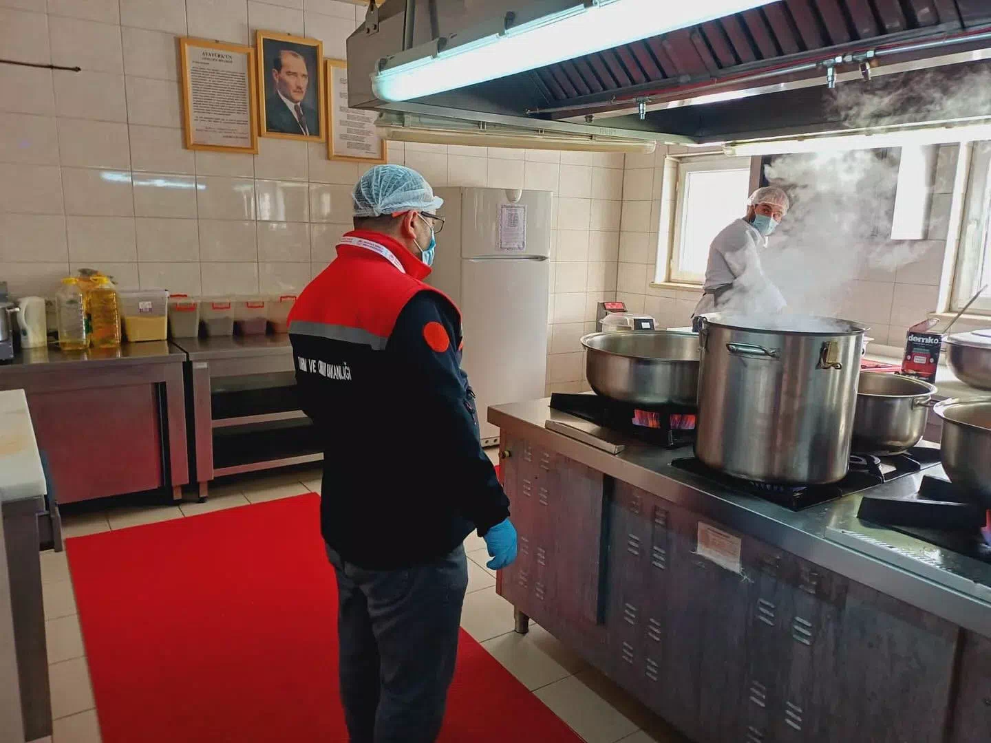 Erzurum’da gıda üreten işletmelere denetimler devam ediyor. (50 karakter)