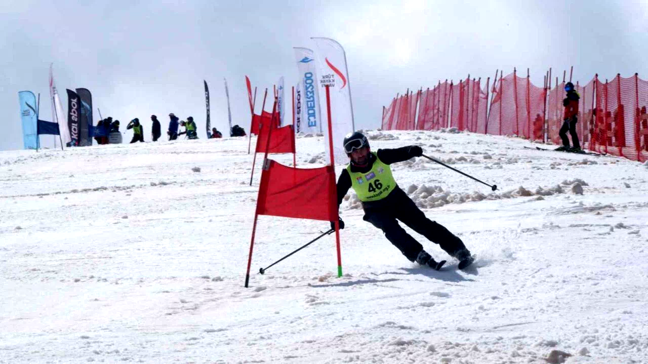Erzurum’da Haziran ayında kayak keyfi