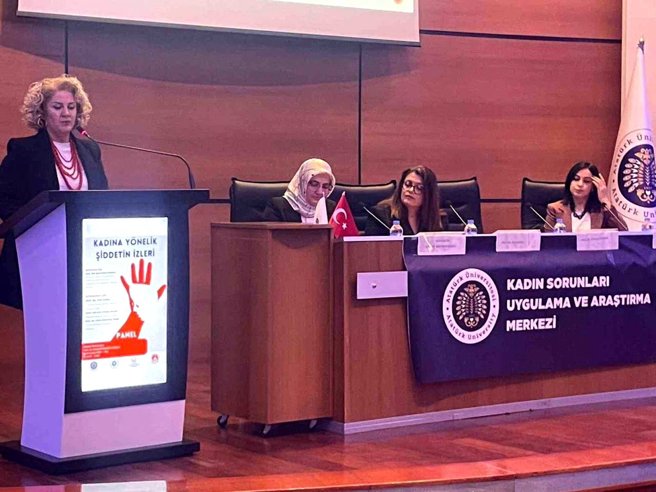 Erzurum’da “Kadına yönelik şiddetin izleri” paneli