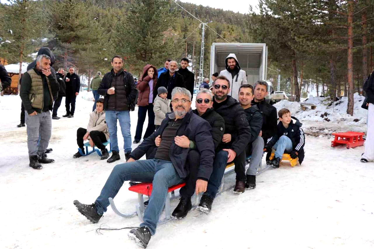 Erzurum’da kızaklarla kıyasıya yarış