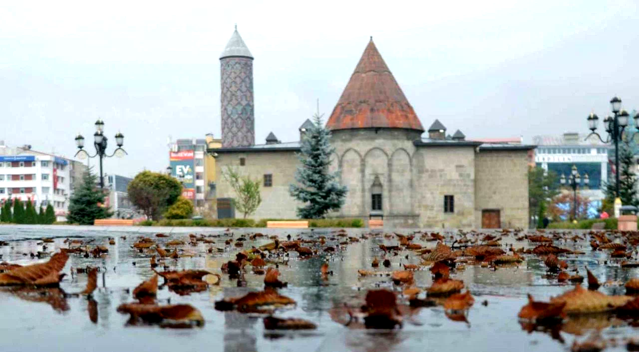 Erzurum’da kuvvetli rüzgar uyarısı