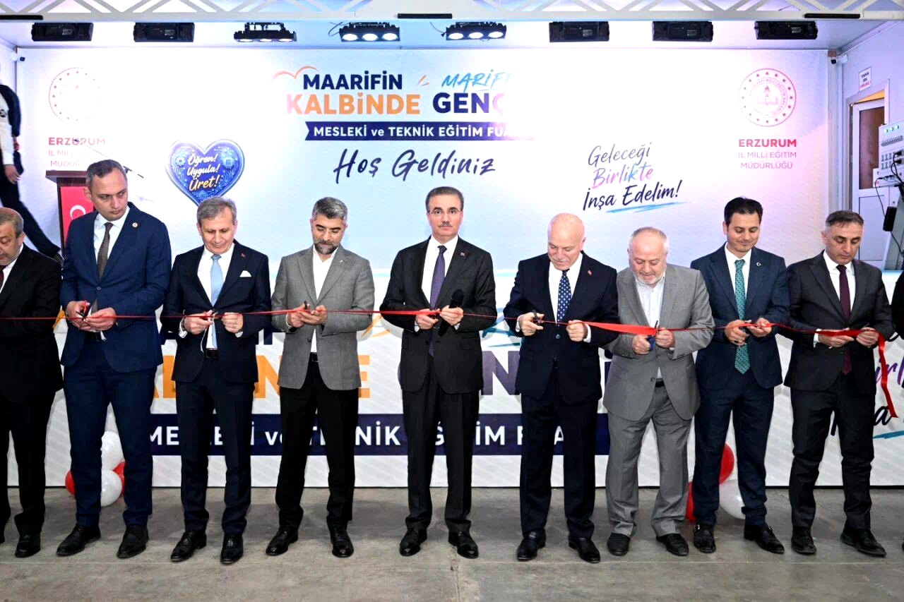Erzurum’da “Maarifin kalbinde marifetli gençlik” mesleki ve teknik eğitim fuarı açıldı