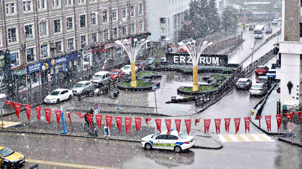 Erzurum’da mayıs ayında kar yağışı