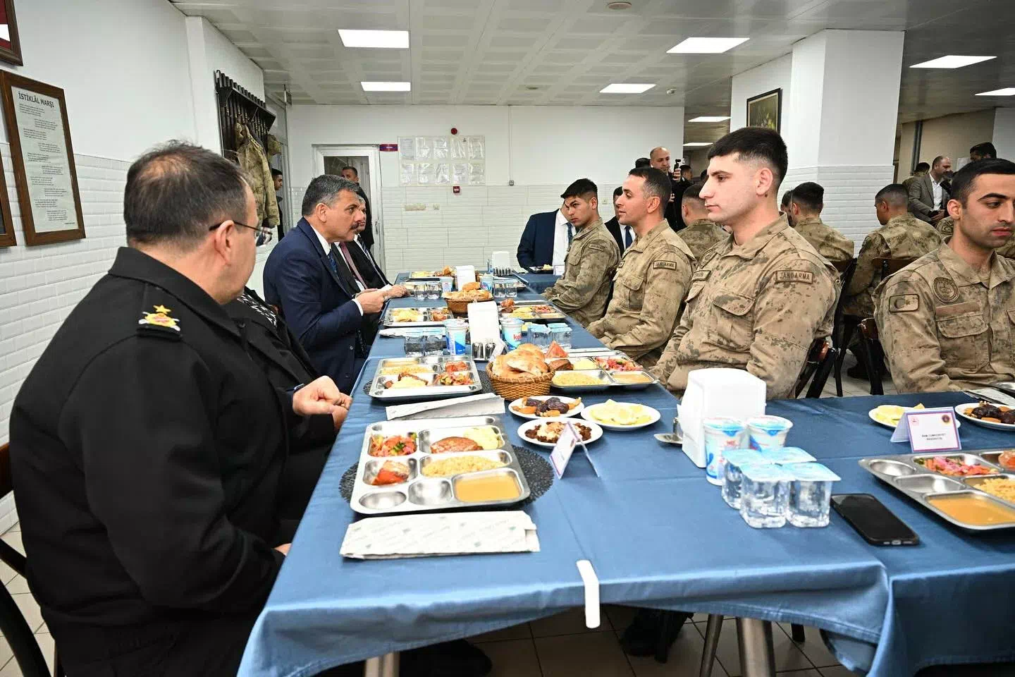 Erzurum’da Mehmetçiklerle Birlikte İftar Heyecanı