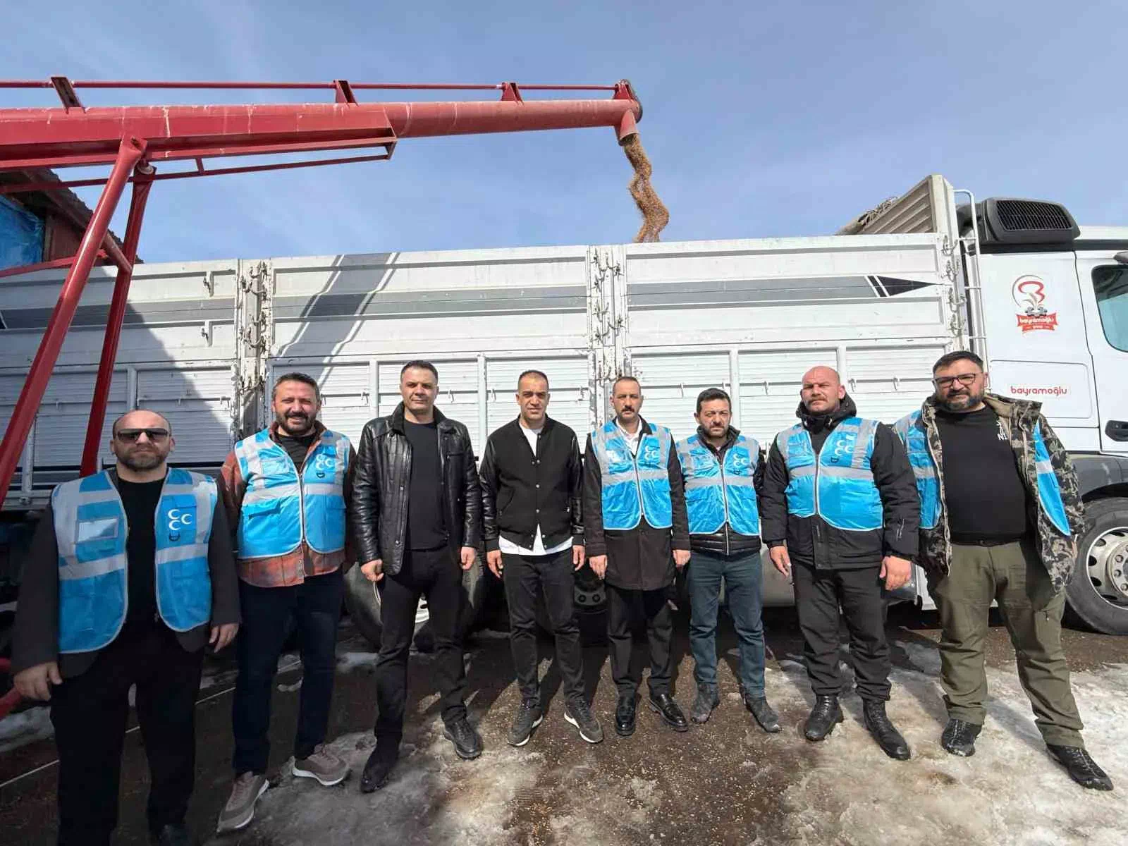 “Erzurum’da MHP’nin Başlattığı Askıda Ekmek Projesi Uygulamaya Geçti”