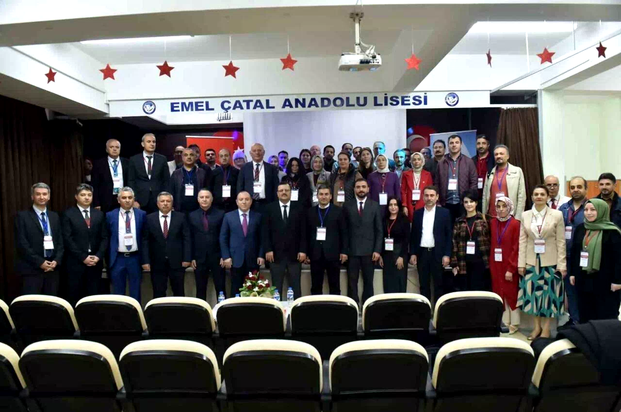 Erzurum’da ‘Öğretmenlerin bakış açısıyla eğitimde öne çıkan konular’ çalıştayı