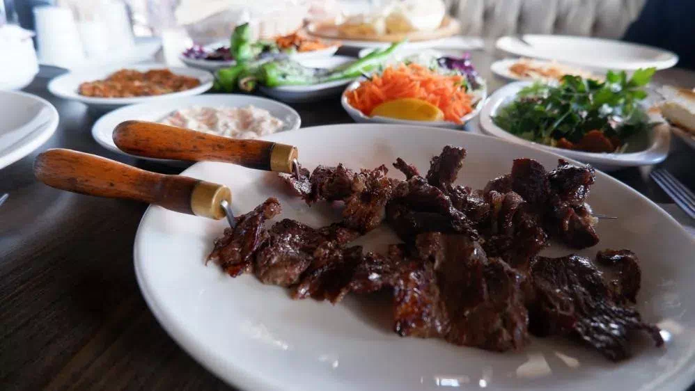Erzurum’da Ramazan Ayında En Çok Tercih Edilen Lezzet: Cağ Kebap