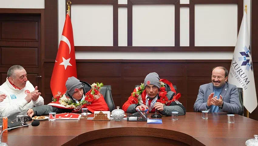ERZURUM’DAKİ ŞAMPİYON SPORCULAR FRANSA’DAN MADALYALARLA DÖNDÜ