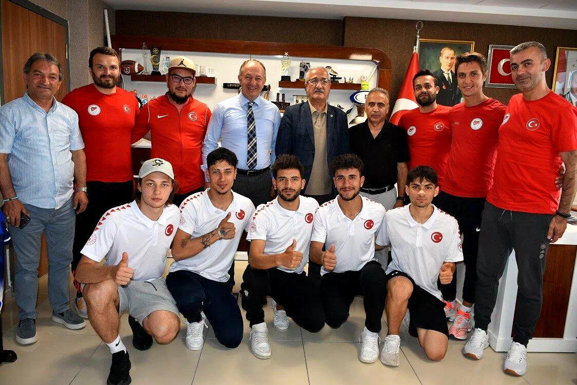 Erzurum GSİM Short Track olimpik milli takımını ağırladı