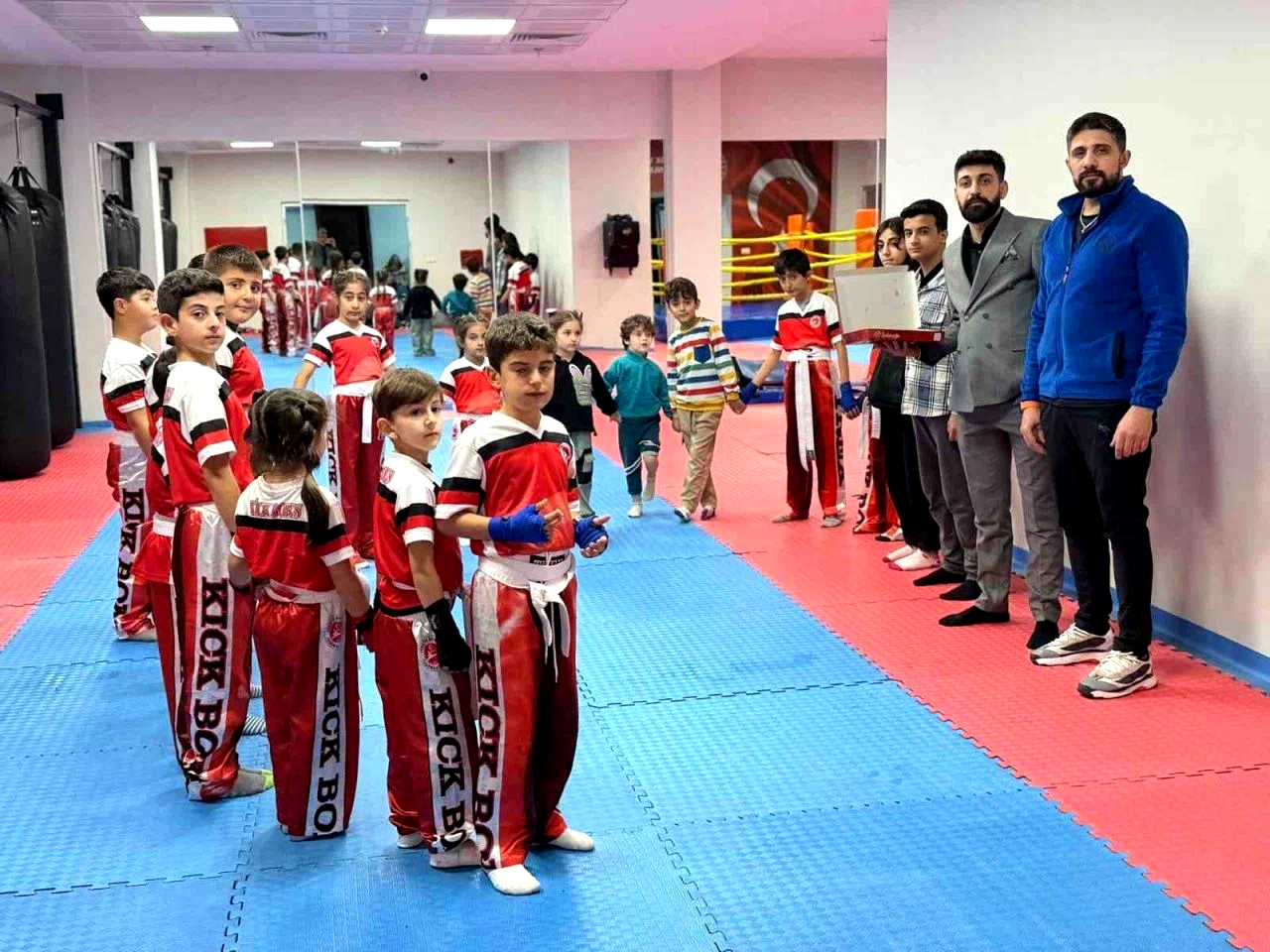 Erzurum GSİM spor salonlarında tatlı antrenman