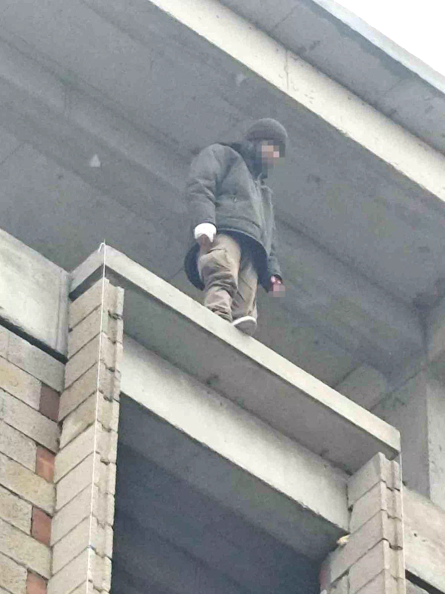 Erzurum Horasan’da intihar girişimi: Ekipler son anda ikna etti