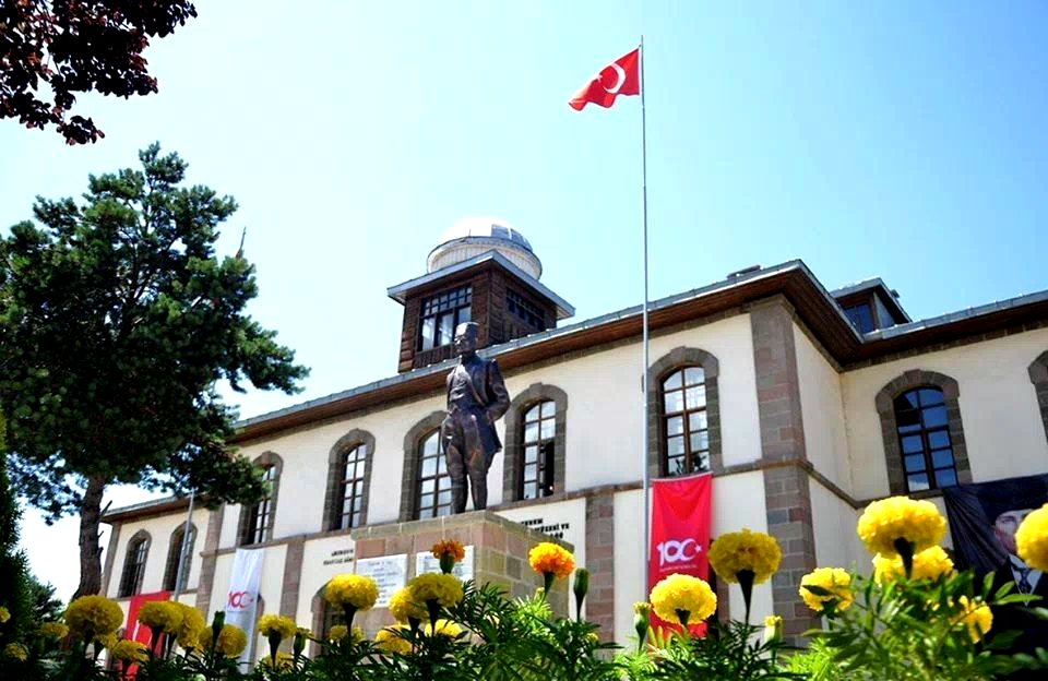 Erzurum Kongre Binası ziyaretçilere kapatıldı