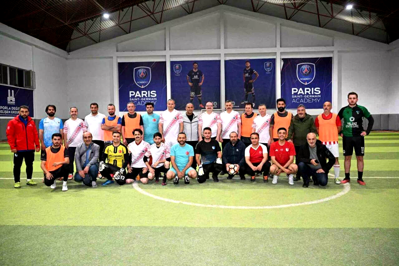Erzurum protokolü ve medya mensupları “Sağlıklı yaşam için” sahaya çıktı