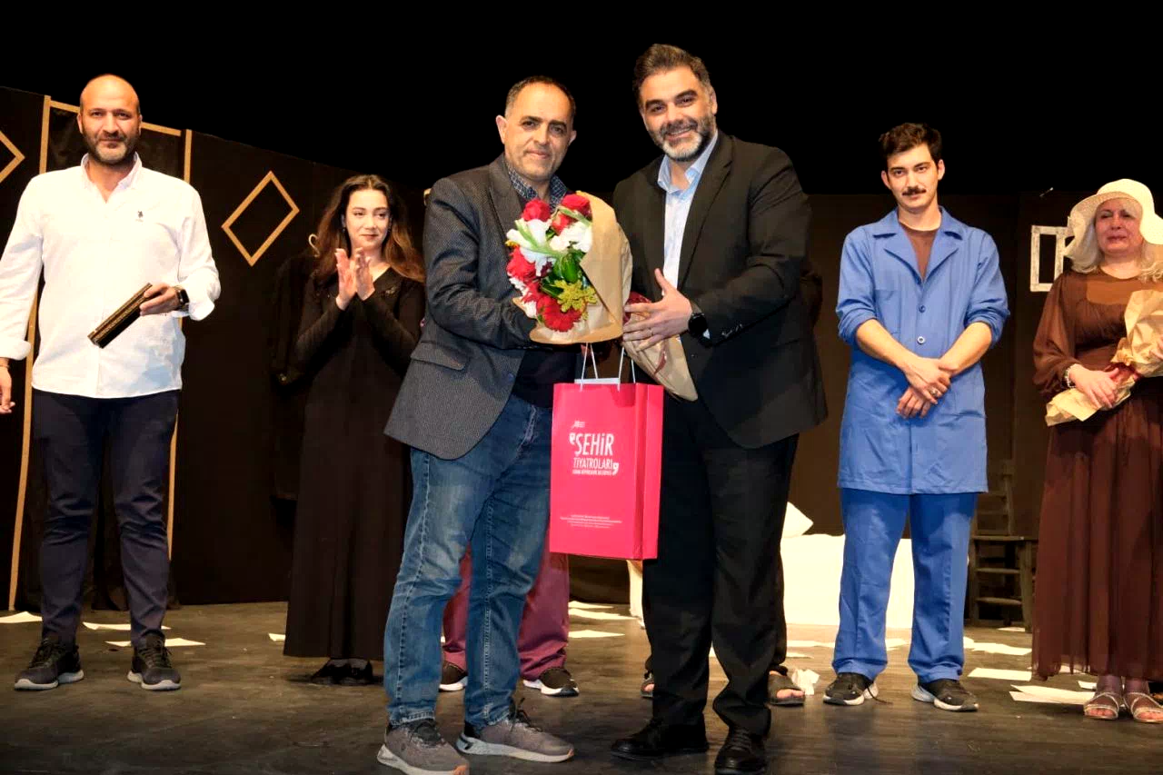 Erzurum Şehir Tiyatrosu, Adana’da Erzurum kültürünü sahneye taşıdı