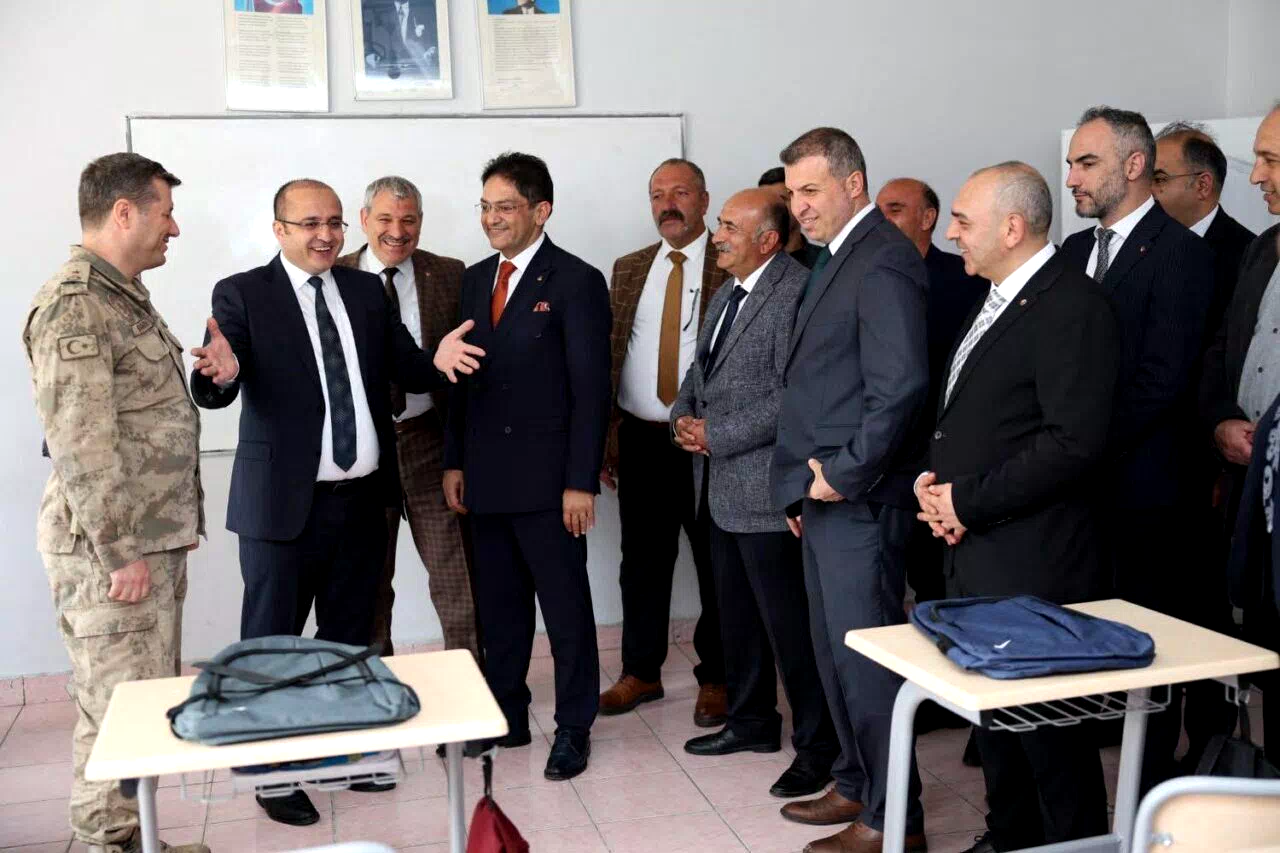 Erzurum Ticaret Borsası’ndan Şenkaya’ya eğitim ve ekonomiye yönelik destek ziyaretleri