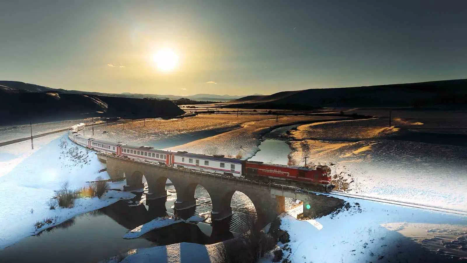 Erzurum Valiliği, Doğu Ekspresi’nin masalsı yolculuğunu paylaştı.