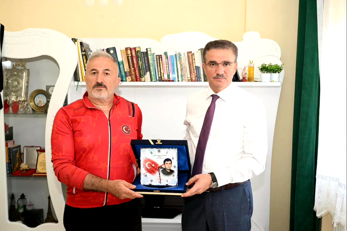 Erzurum Valisi Aydın Baruş’tan İspir’de anlamlı ziyaret: Şehit ailesi ve gaziye vefa