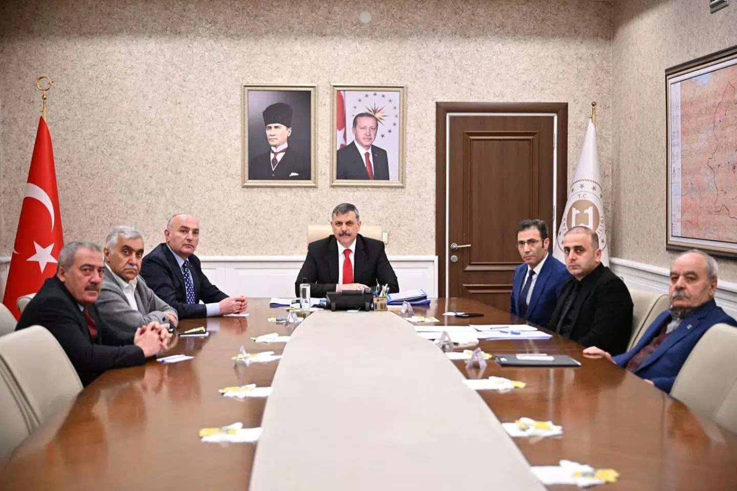 “Erzurum Valisi Önderliğinde Önemli Sanayi Toplantıları Gerçekleştirildi.”