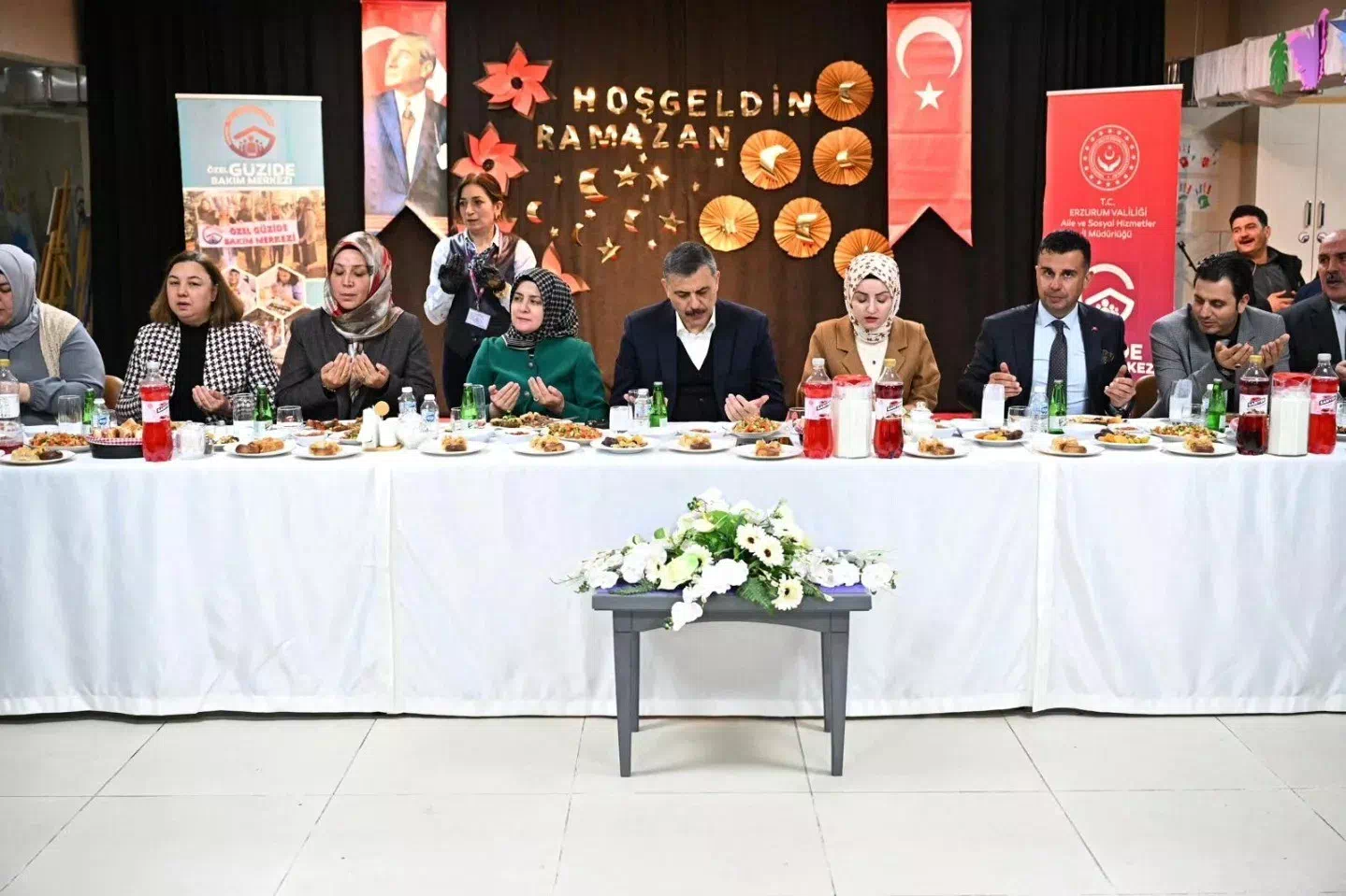 Erzurum Valisi ve Eşi, Özel Gereksinimli Bireylerle İftar Programında Buluştu.