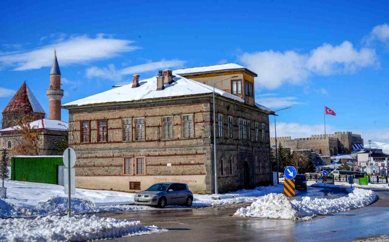Erzurum ve Erzincan için kar yağışı uyarısı