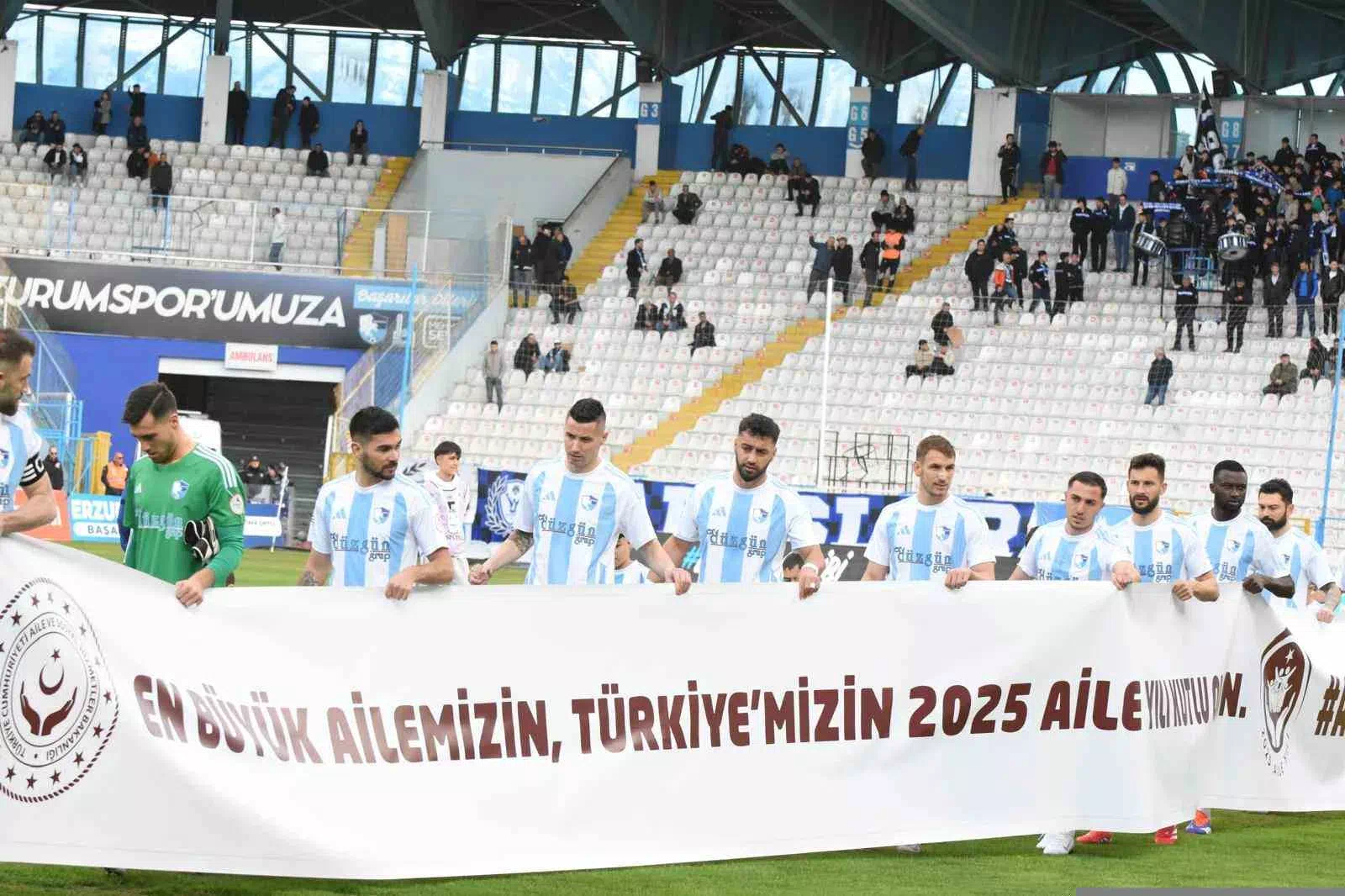 Erzurumspor, 2025 Aile Yılı’nda Manisa FK karşısında aile değerlerini vurguladı.