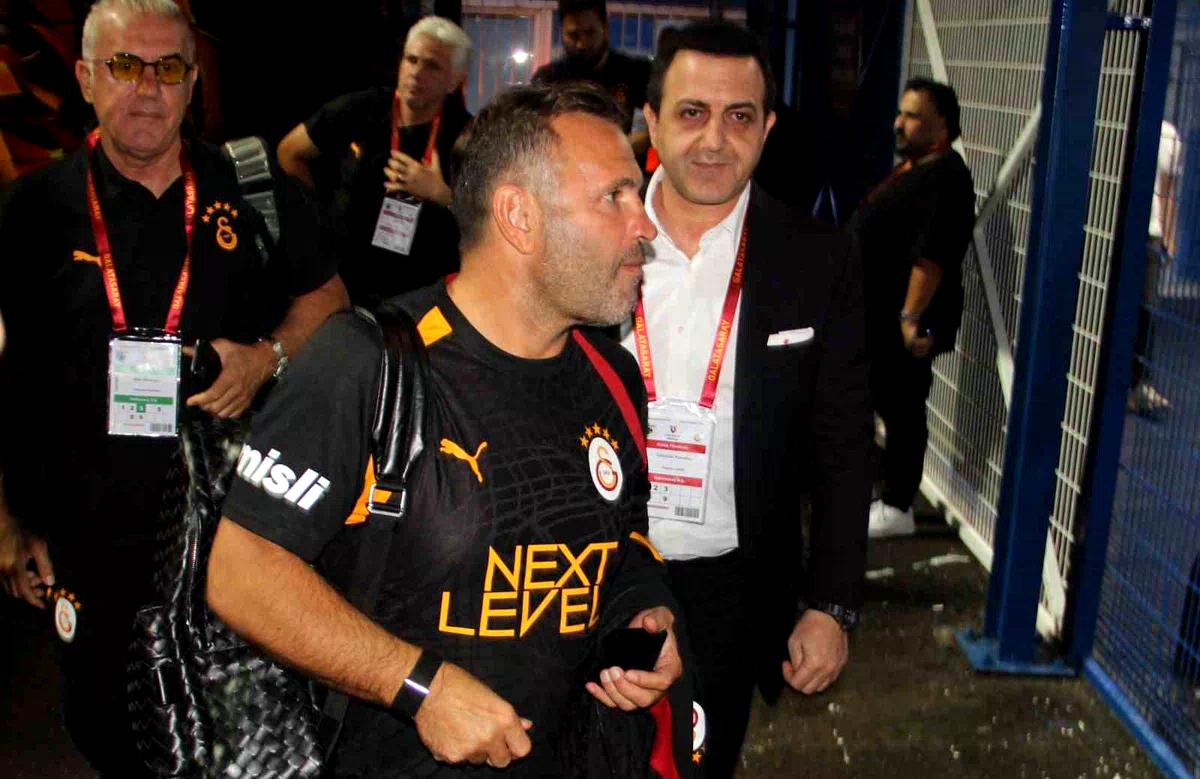 Erzurumspor FK-Galatasaray maçı öncesi takımlar stadyuma geldi