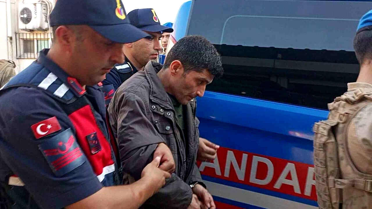 Eşini bıçaklayarak öldüren adam tutuklandı