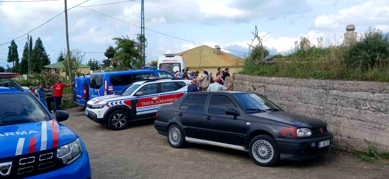 Eşini önce bıçakladı, sonra tüfekle öldürdü