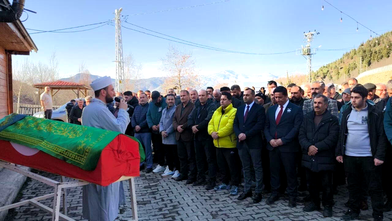 Eski milli kaleci Nurcan Çelik memleketinde son yolculuğuna uğurlandı