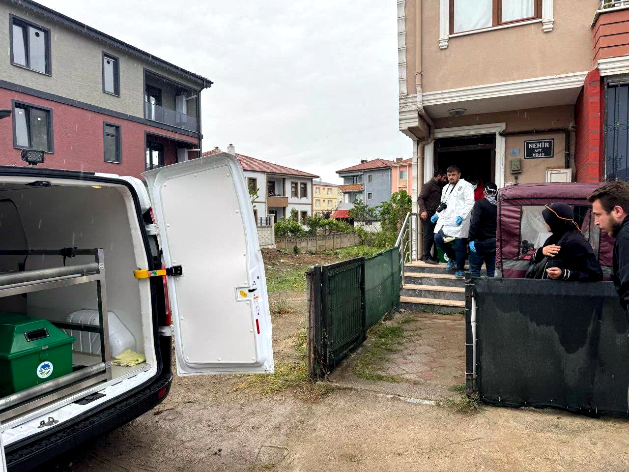 Eski oyuncu evinin balkonunda ölü bulundu