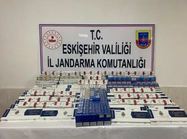 ESKİŞEHİR’DE KAÇAK SİGARA SATAN ŞAHIS JANDARMA TARAFINDAN YAKALANDI