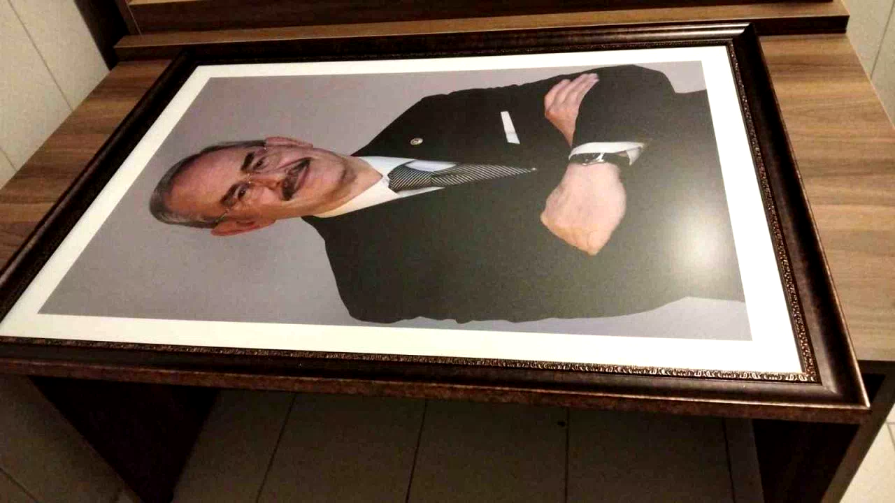 Eskişehir’de Yılmaz Büyükerşen’in fotoğrafları depolara kaldırıldı