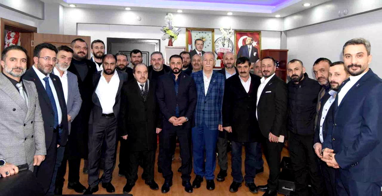ESOB’dan Oto Tamir ve İmalatçıları Odası Başkanı Akdoğan’a tebrik ziyareti