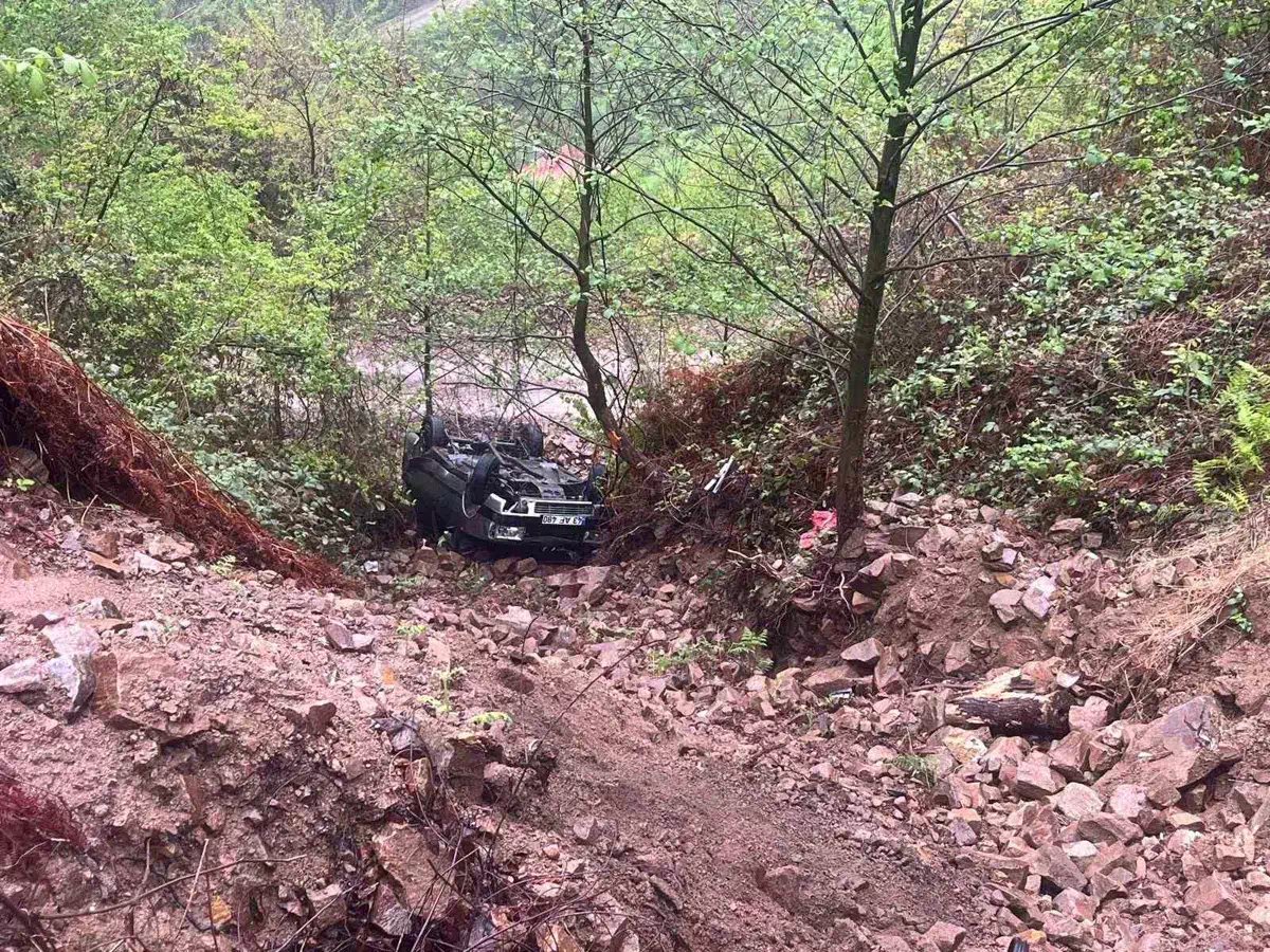Espiye’de Otomobilin Şarampole Devrilmesi Sonucu 4 Yaralı