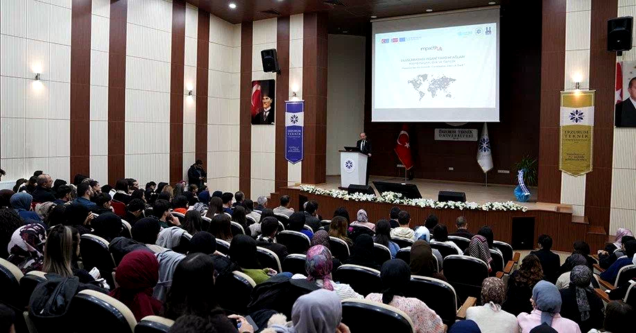 ETÜ’de insani yardım ağları ve gençliğin rolü konuşuldu