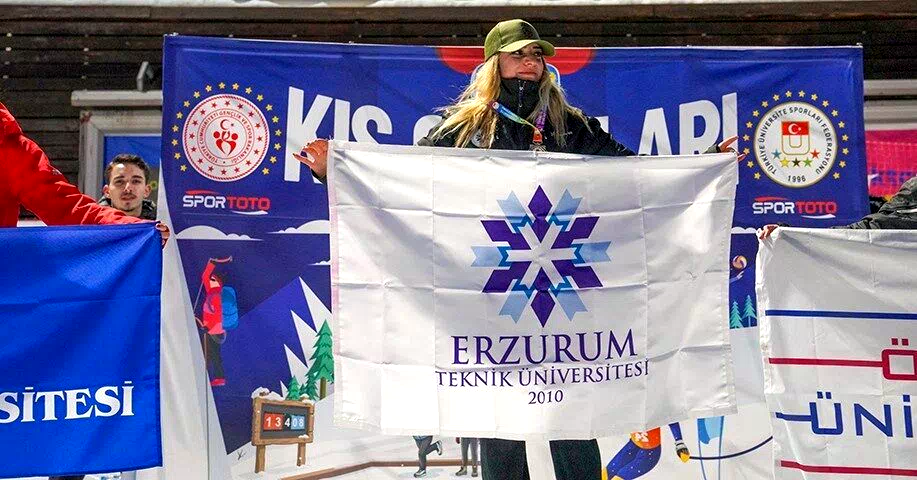 ETÜ Kayak Alp Disiplini Türkiye Şampiyonası’nda çifte kupa ile zirveye yerleşti