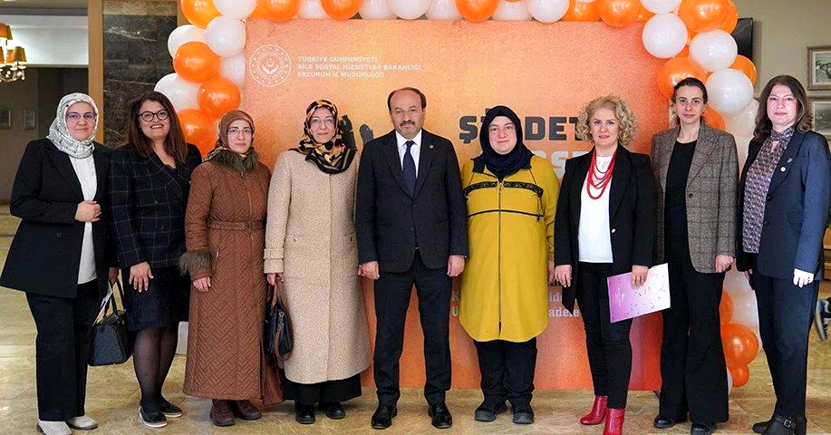 ETÜ paydaşlığında ‘Kadına yönelik şiddetin izleri’ paneli düzenlendi