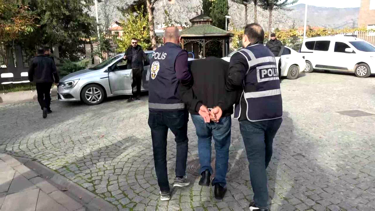 Evinde ölü bulunmuştu: Cinayeti 8 ay sonra DNA örneği aydınlattı