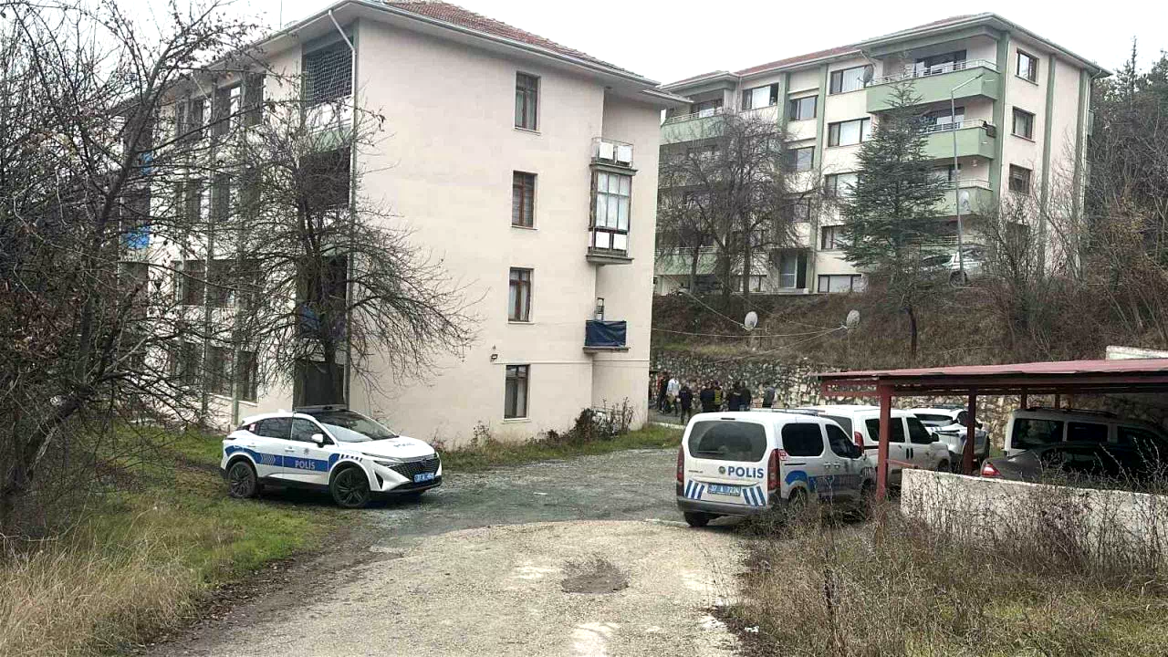 Evinde silahla vurulmuş halde bulunan orman muhafaza memuru öldü