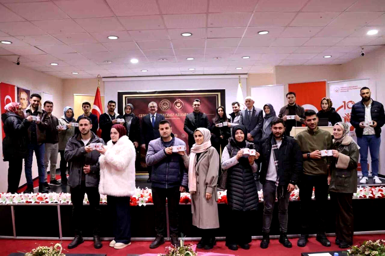 Evlenirken devletten destek gören gençler bir araya geldi