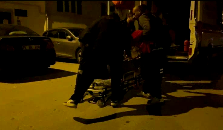 Evlerindeki asma tavan üzerlerine çöktü, deprem oluyor sandılar :1 yaralı
