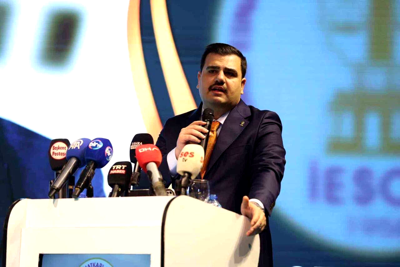 Eyyüp Kadir İnan’dan İzmir Çevre Yolu’nun ücretli olacağı iddialarına yalanlama