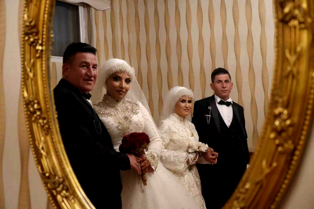 Fas’tan Bayburt’a uzanan aşk hikayesi: İki kardeş çifte düğünle dünyaevine girdi