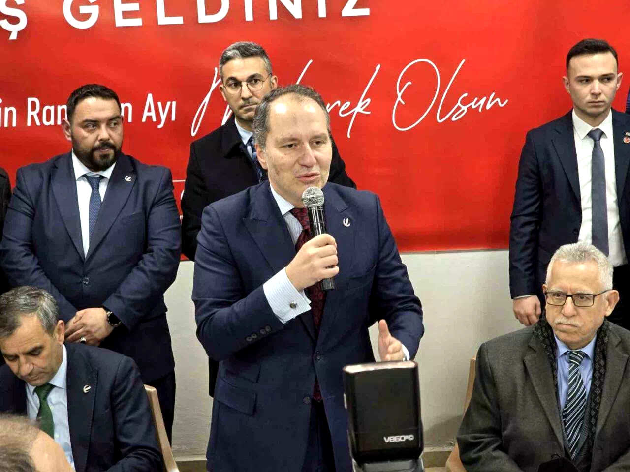 Fatih Erbakan Yozgat’ta vatandaşlarla iftar sofrasında buluştu