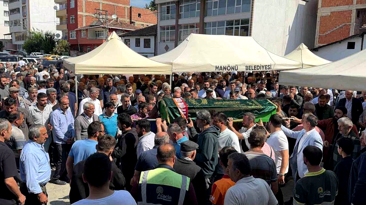 Feci kazada hayatını kaybeden 4 yaşındaki Yağız, toprağa verildi