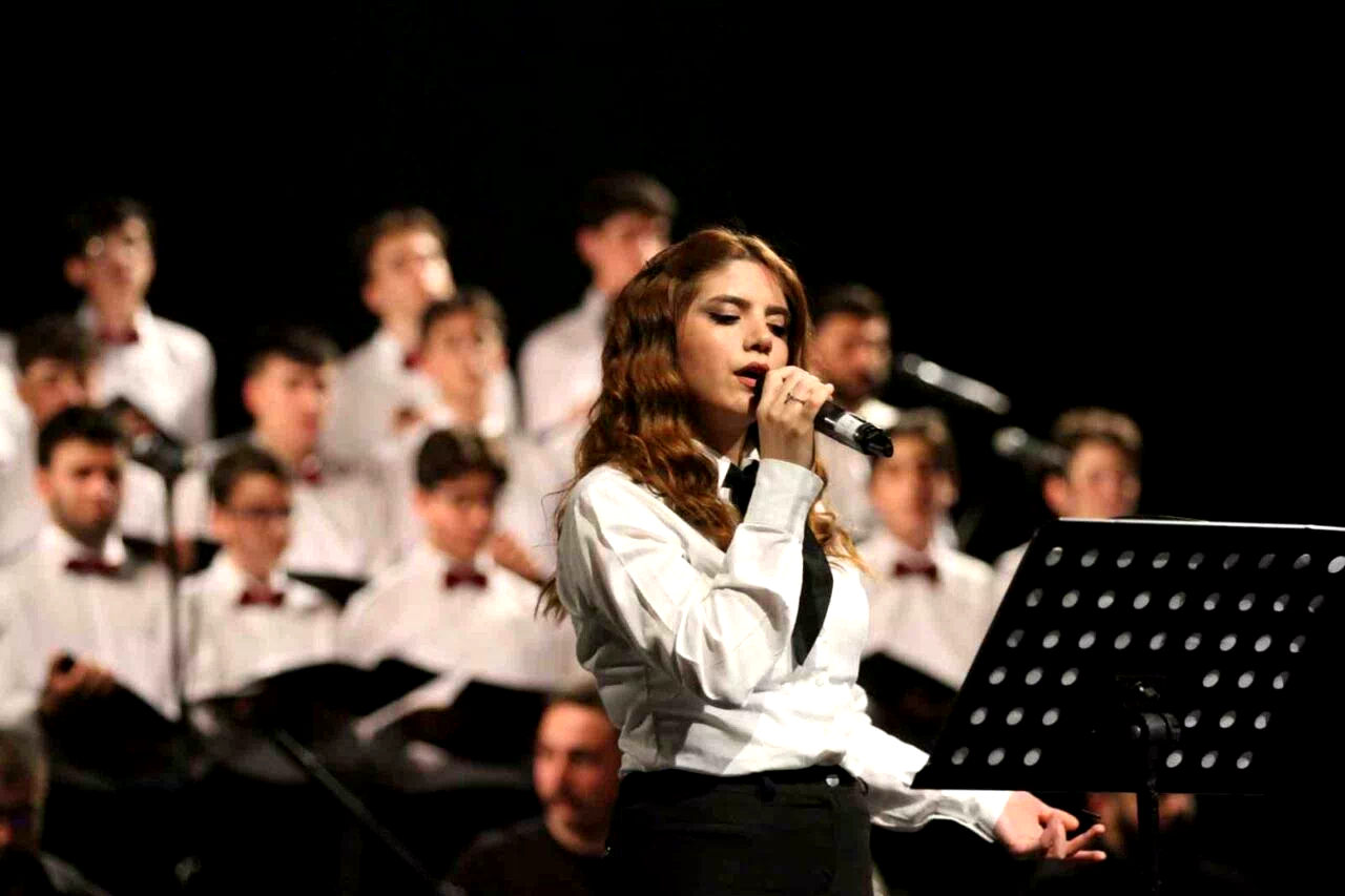 Fen Lisesi’nden türkü ve enstrüman dinletisi