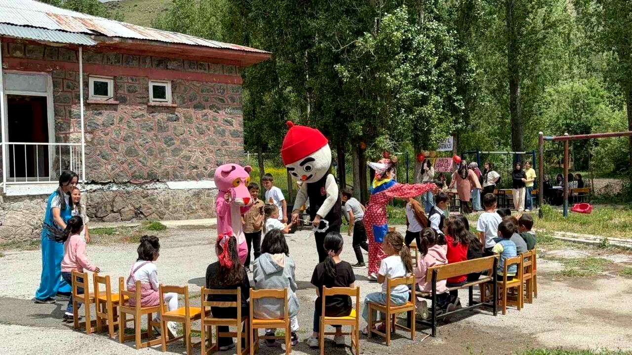 Fen Lisesi öğrencilerinden köy öğrencilerine anlamlı etkinlik