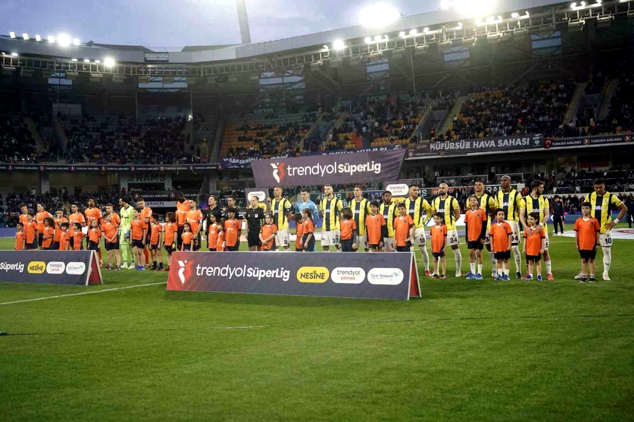 Fenerbahçe, Başakşehir’e konuk olacak