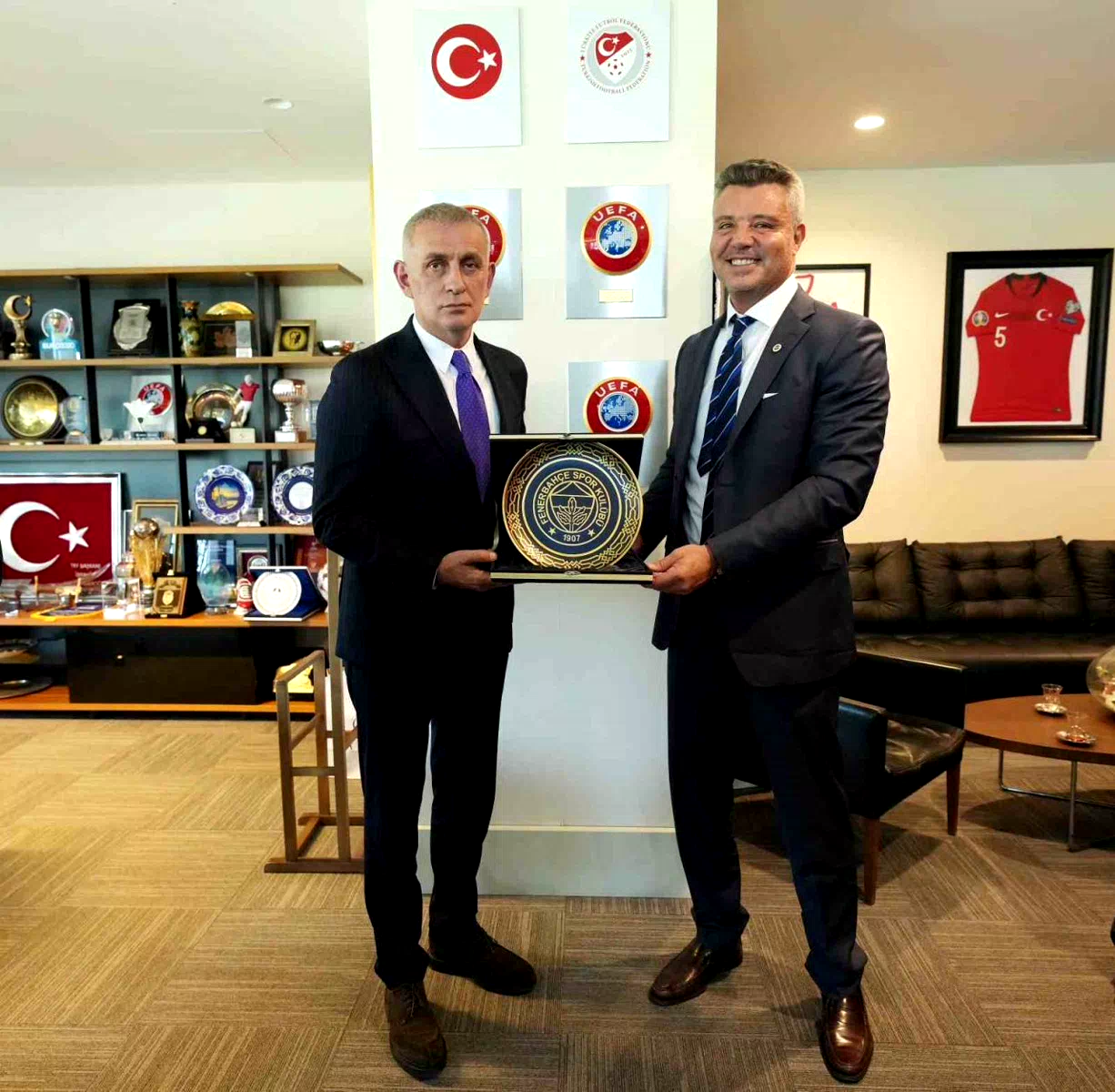 Fenerbahçe Başkanı Sadettin Saran, TFF Başkanı Hacıosmanoğlu’nu ziyaret etti